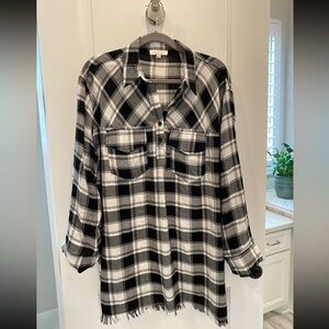 Umgee button down lightweight material, black & white